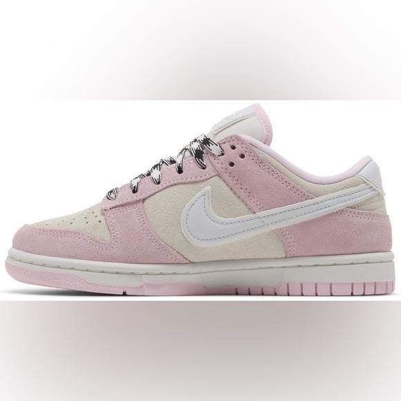 NIKE Dunk Low LX "Pink Foam" sneakers Size 7 - Picture 3 of 16